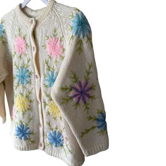 Vintage Hand-Knit Floral Embroidered Cardigan Sweater Cream Multicolor Size S/M - Picture 8 of 11